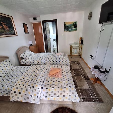 Apartment Buklija ปลูชิเน ภายนอก รูปภาพ